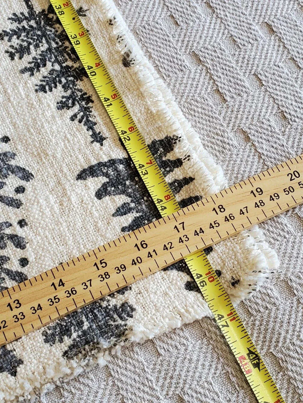The Farmhouse by Rachel Ashwell Woven Christmas Tree Shimmer Table Runner